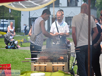 Grieks feest Huizingen 2010 - Griekendag - Foto 056 - Foto van https://www.grieksegids.be/huizingen/fotos2010/huizingen-2010-mid-foto-056.jpg